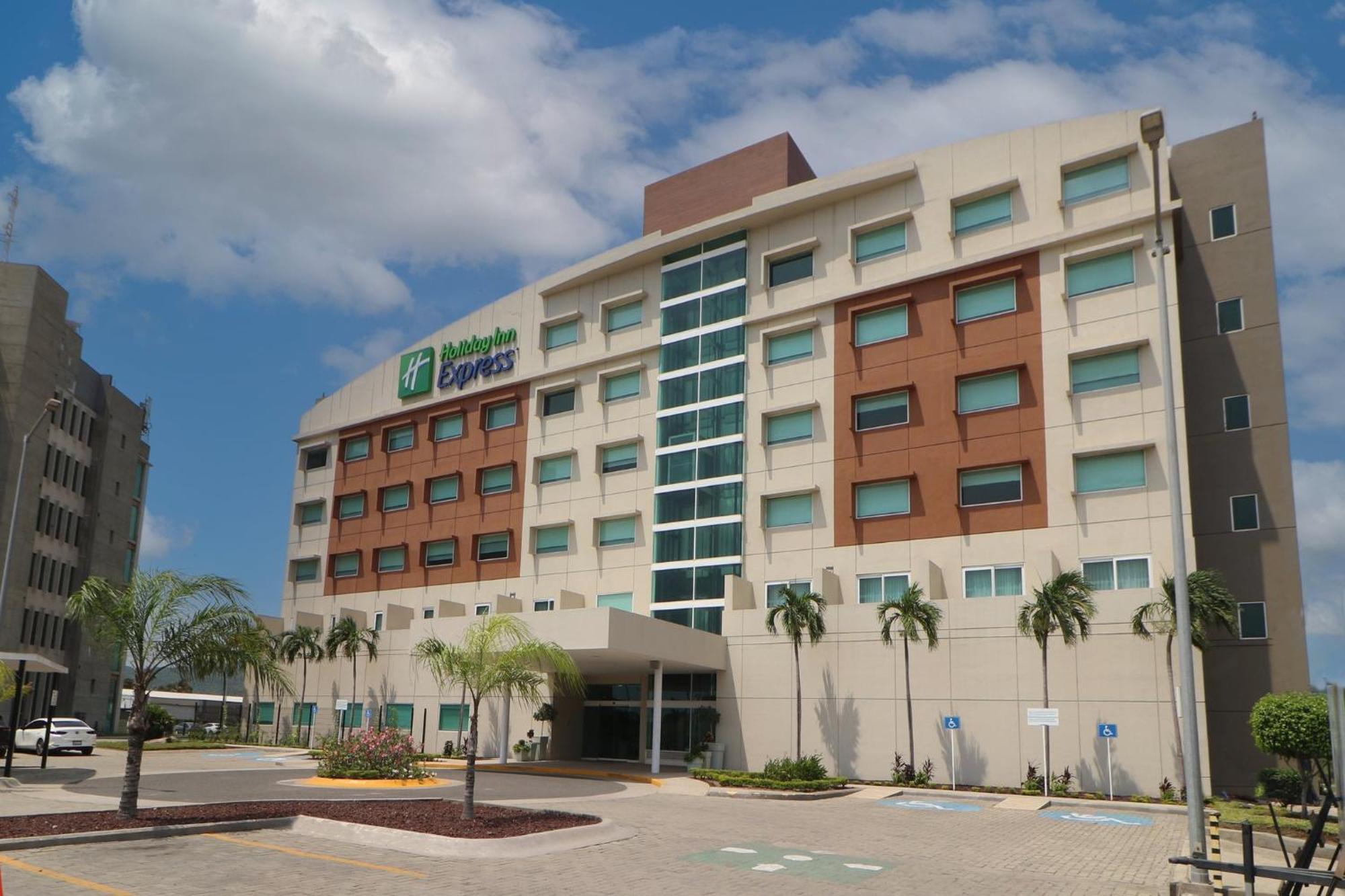 Holiday Inn Express Manzanillo By Ihg Exterior foto