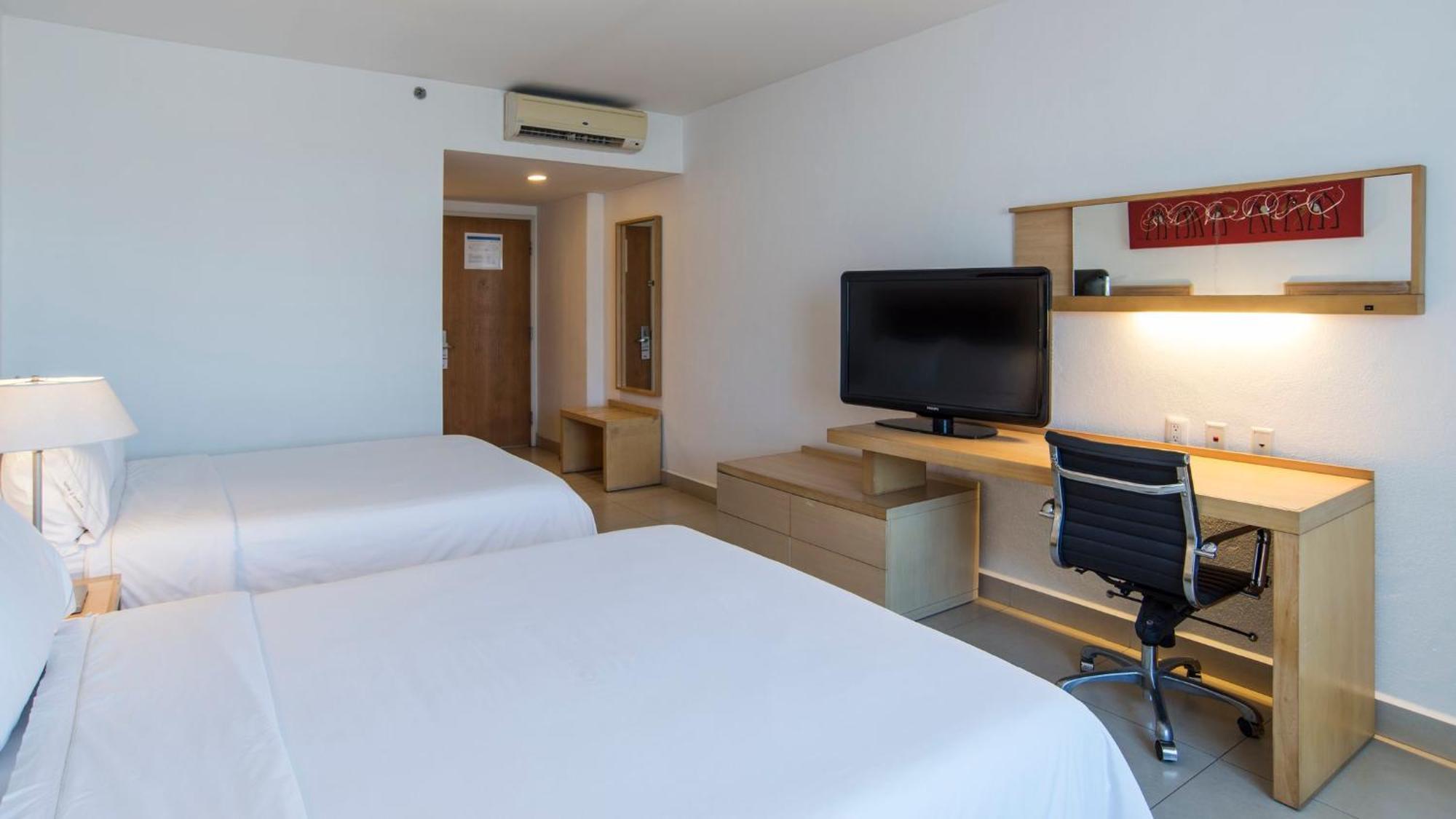 Holiday Inn Express Manzanillo By Ihg Exterior foto